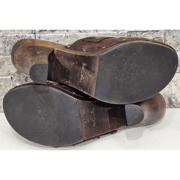 Mia Womens Brown Tooled Leather Clogs Vintage Y2K Wooden Platform Heel Boho 9M - Picture 6 of 10